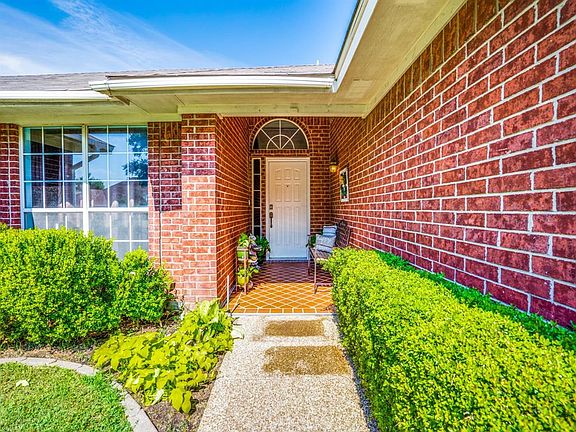 3rd image of 8004 Moss Rock Dr