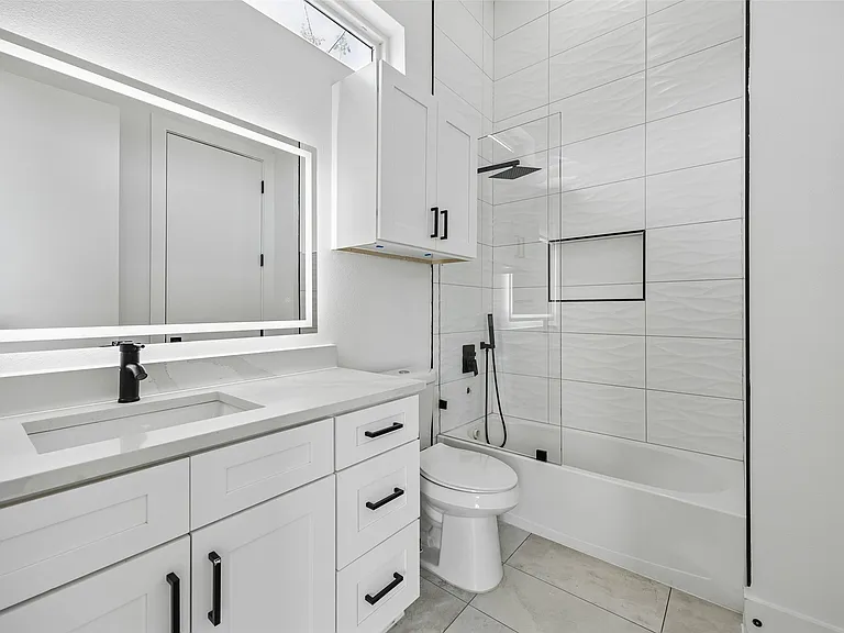 4217 Roseland Ave — Photo 21