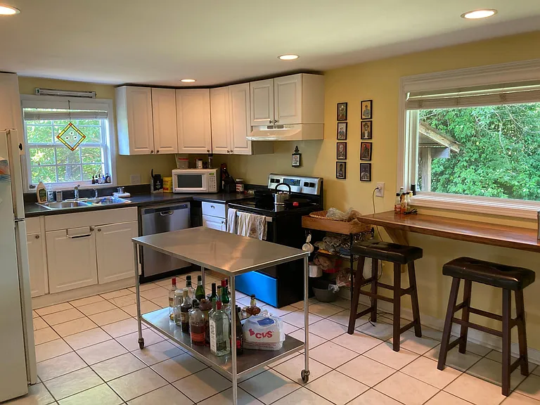 3460 Knight Dr — Photo 3
