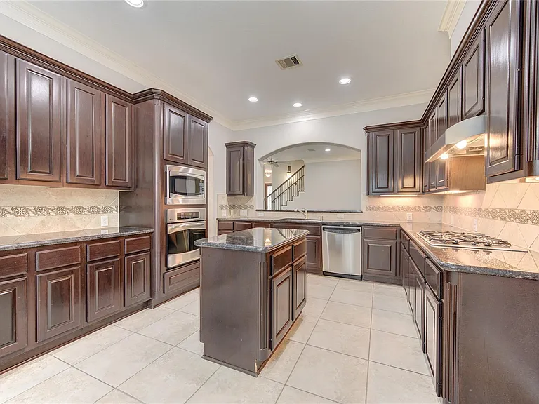 11623 Royal Oaks Xing — Photo 5