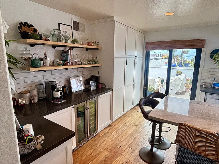 2064 Glasgow Ave — Photo 14