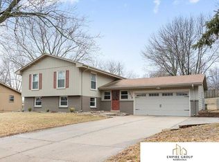 1318 S 166th St, Omaha, NE 68130