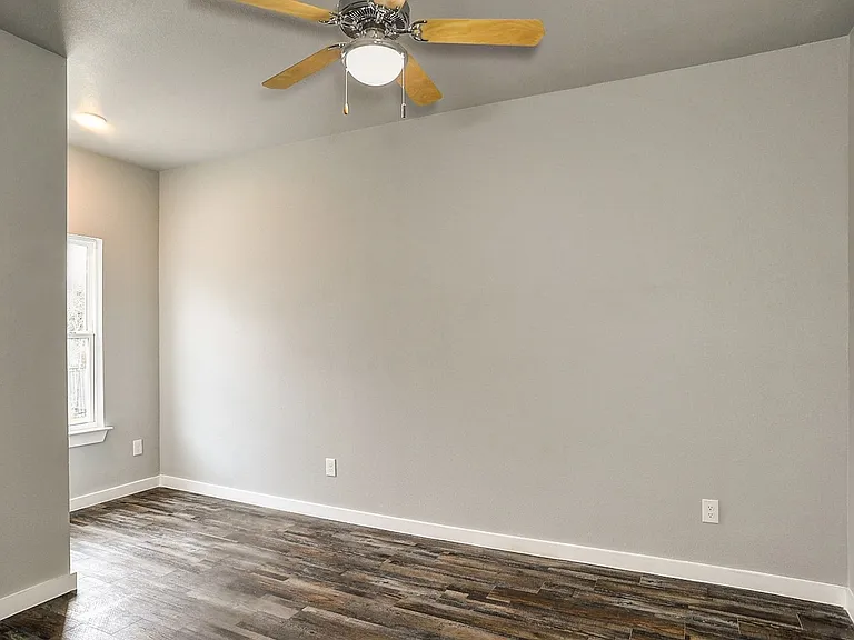1410 Park Pl #210 — Photo 5