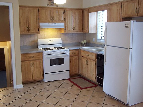 3rd image of 1413 Edgerton Dr
