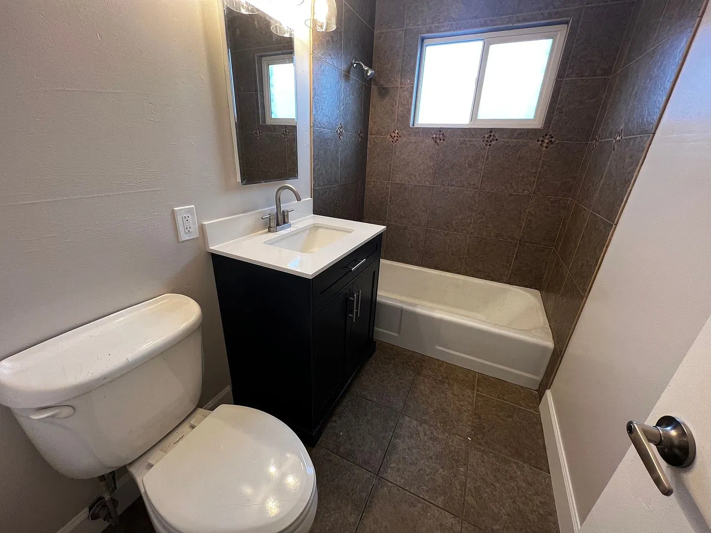 2 Bedroom House - Close to UNR — Photo 3