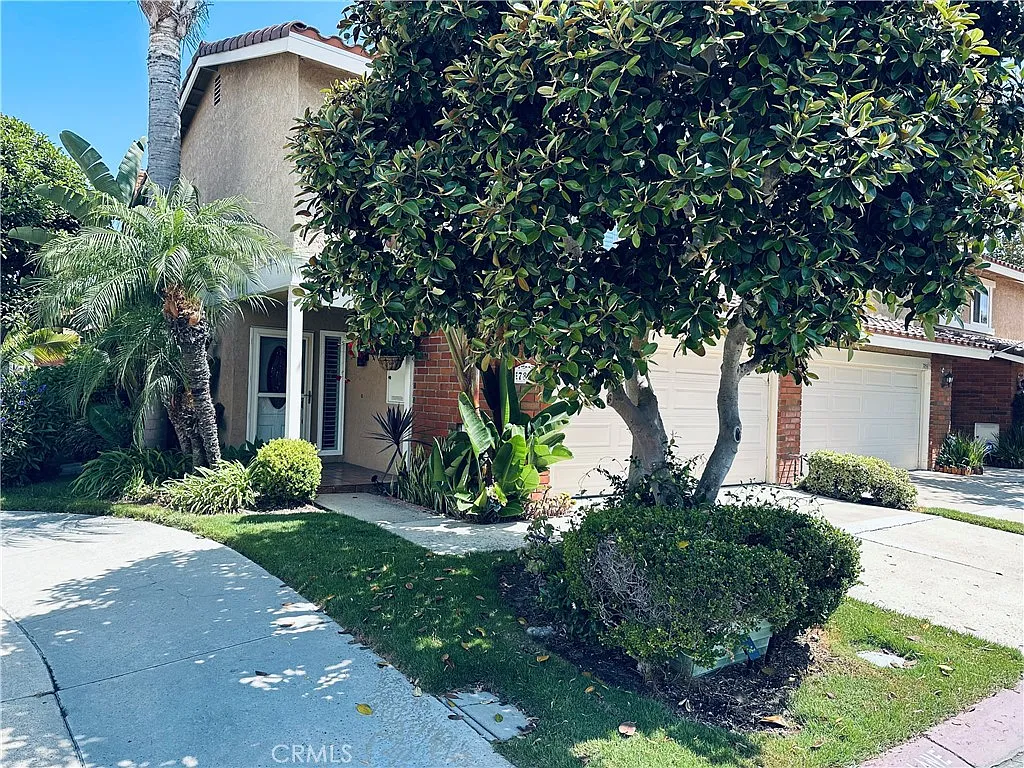 3 bed, 2.5 bath, 1464 sqft, $4,965 — Photo 1