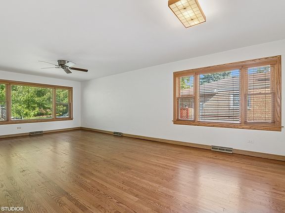 4th image of 10032 Minnick Ave