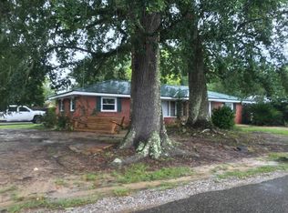 601 Pine Dr, Ocean Springs, MS 39564