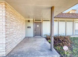 503 N Getty St, Uvalde, TX 78801