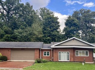 8334 E Lake View Dr, Syracuse, IN 46567