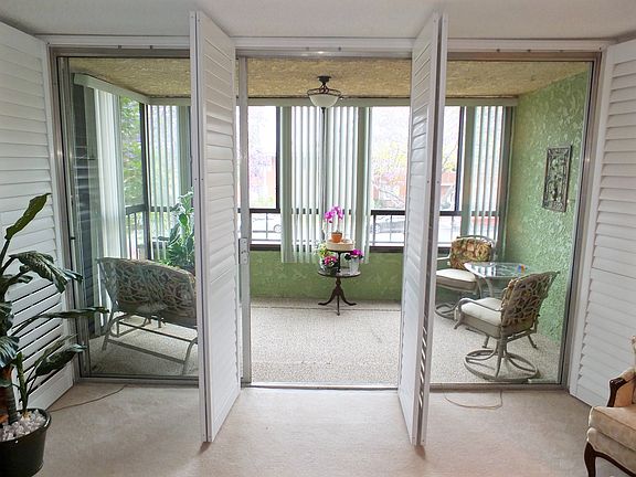 3rd image of 4505 California Ave Unit 206
