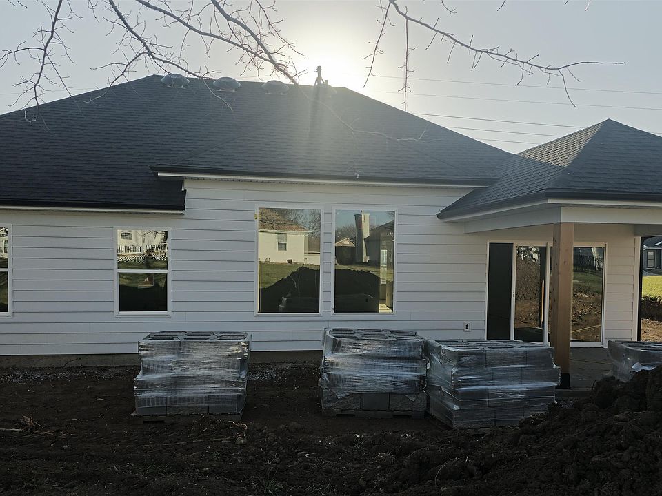 2nd image of 2035 Ridgeview Dr