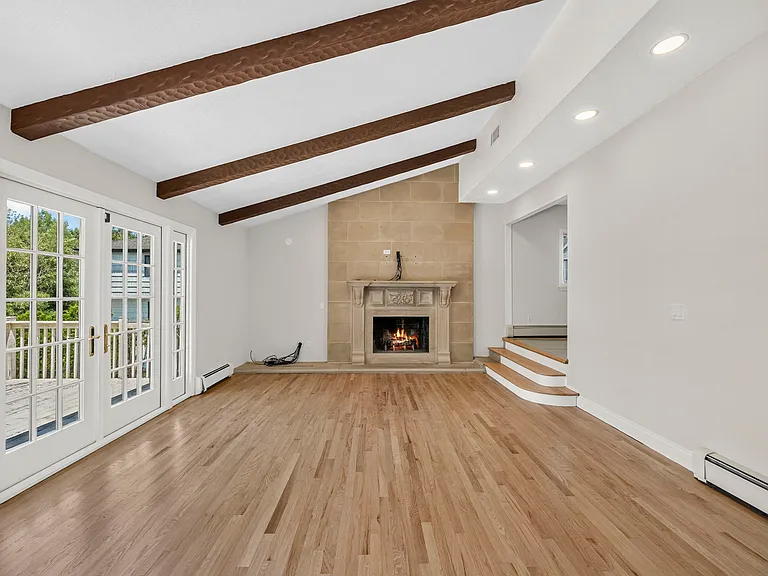 280 Ash St — Photo 3