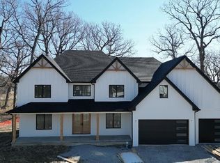 9606 Fescue Dr, Saint John, IN 46373