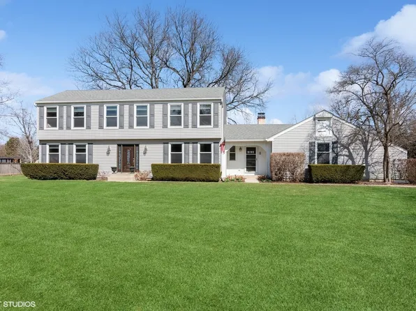 36W862 Woodland Ct, St Charles, IL 60175