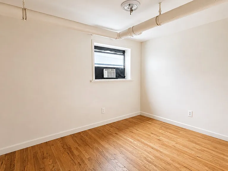 497 Van Cortlandt Park Ave #B — Photo 6