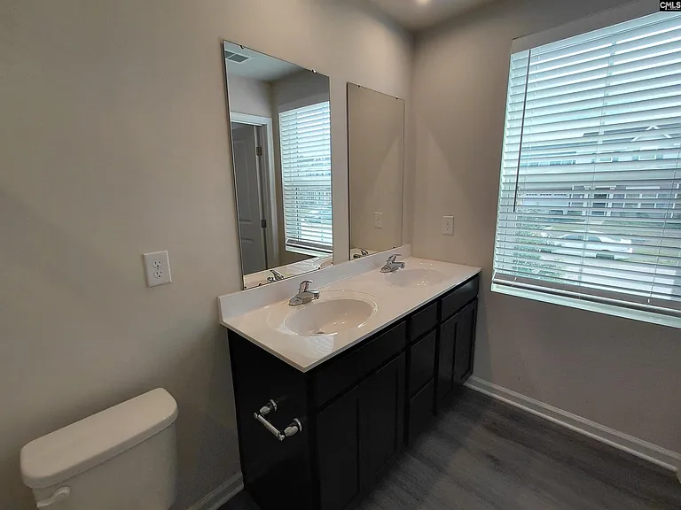 329 Saskatoon Dr — Photo 16