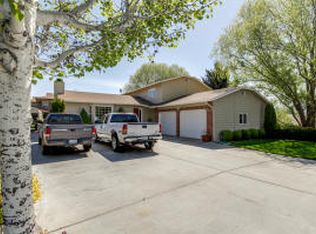 2005 Rainbow Ln, Wenatchee, WA 98801