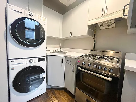 Rented by Century 21 Premier  | media 6