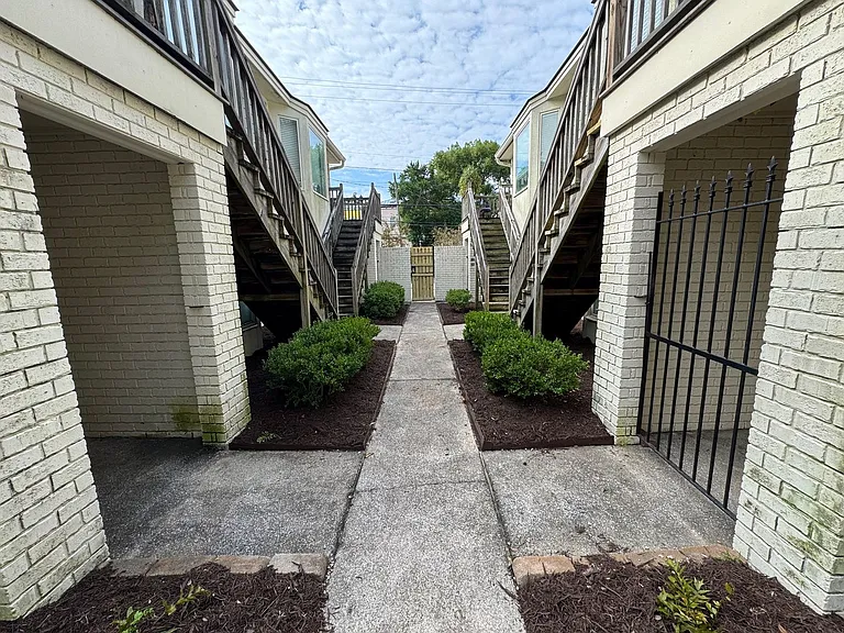 Gardens on Gaston — Photo 2
