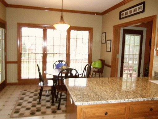 4th image of 109 Thorn Hill Ct