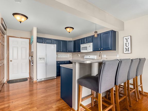 Ample bar top seating