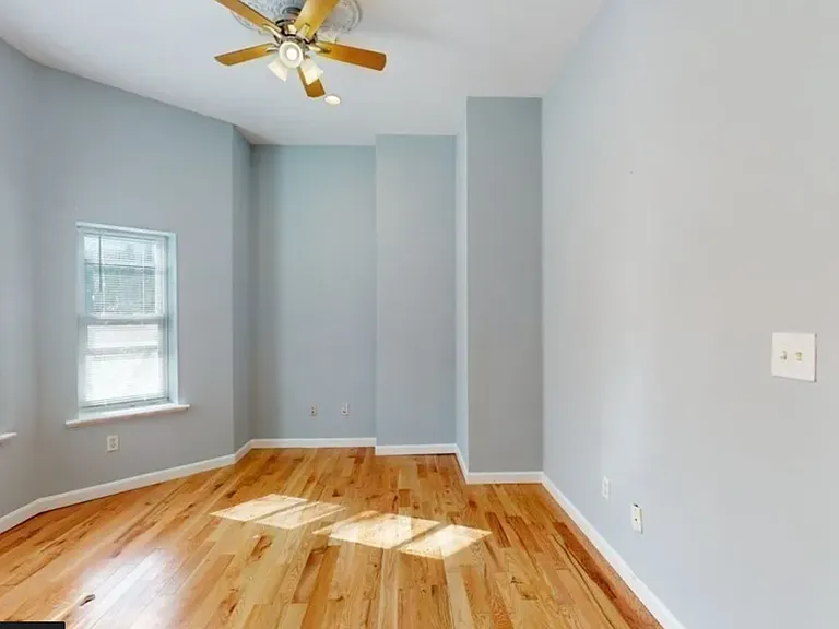 35 Newton St #1 — Photo 2