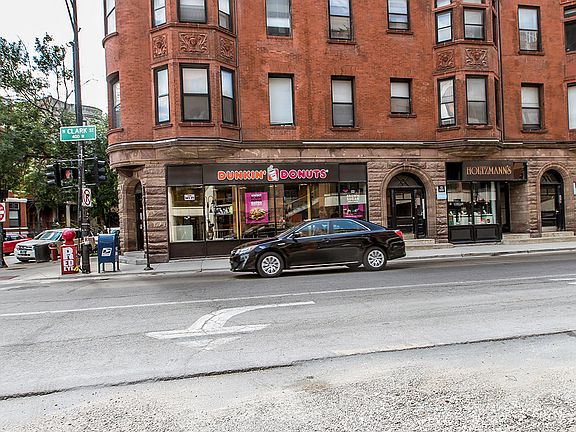 3rd image of 2300-14 N Clark St #424-2W