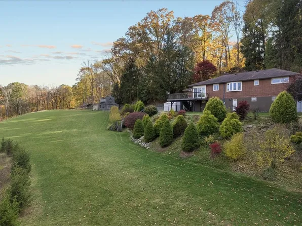 371 Hemlock Rd, Trafford, PA 15085