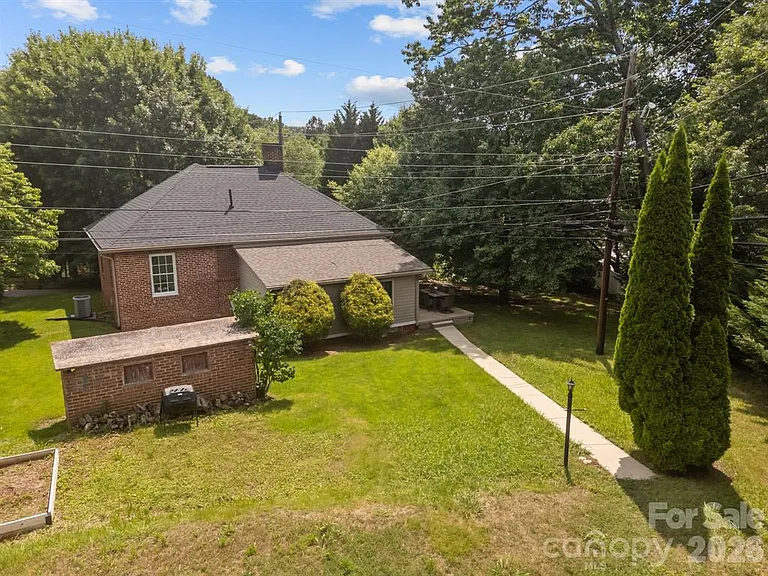 2 Enka Orchard St — Photo 4