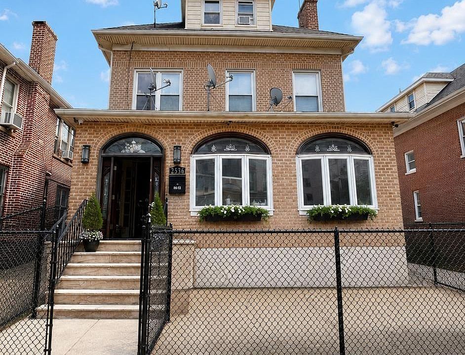 1st image of 2536 Davidson Avenue