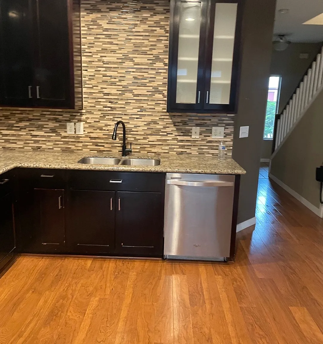 3 bed, 1309 sqft, $2,390 — Photo 3