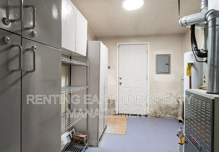6452 Evergreen Blvd — Photo 24