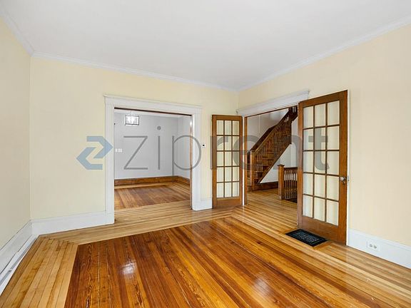 3rd image of 16 Penhallow St Floor 2