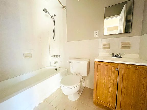 5th image of 63 Cooper St APT 2B