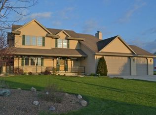 5818 Sunshine Ln, Racine, WI 53402