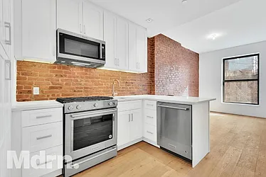 Rented by Mdrn Residential