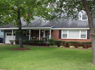 609 Robens Rd, Virginia Beach, VA 23452