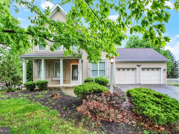 201 Wolgemuth Dr, Lancaster, PA 17602