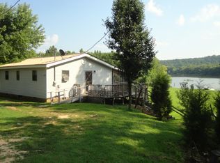 2951 Toms Creek Rd, Linden, TN 37096