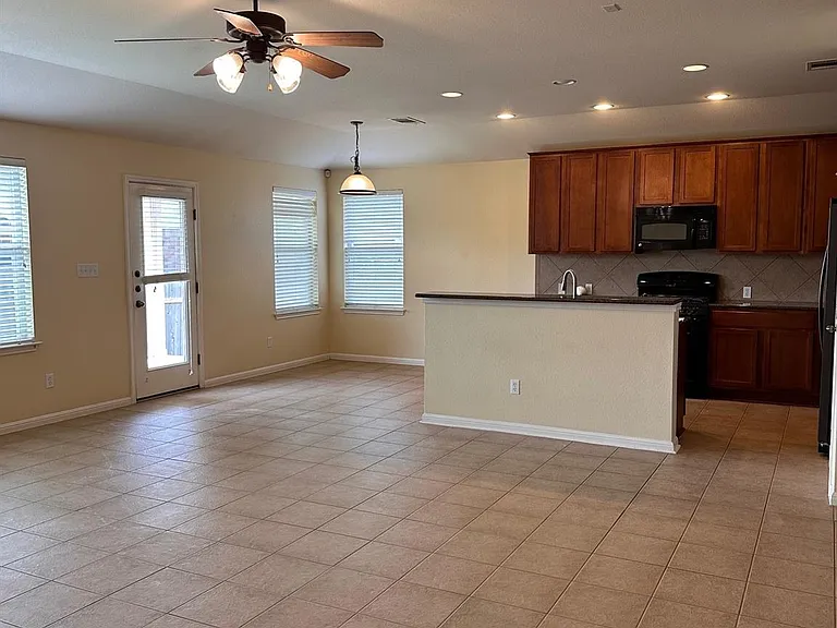 15008 Fernhill Dr — Photo 9