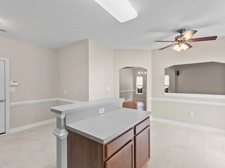 712 Tallahassee Dr — Photo 15