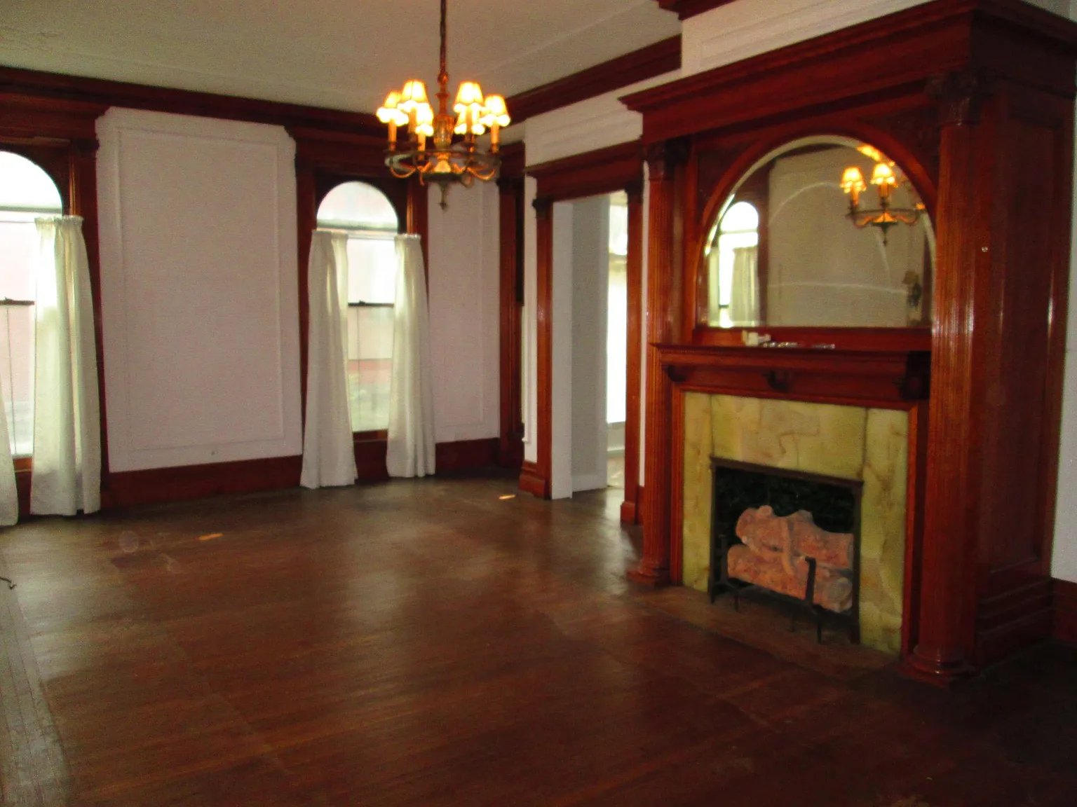 2 bed, 2000 sqft, $1,195 — Photo 2