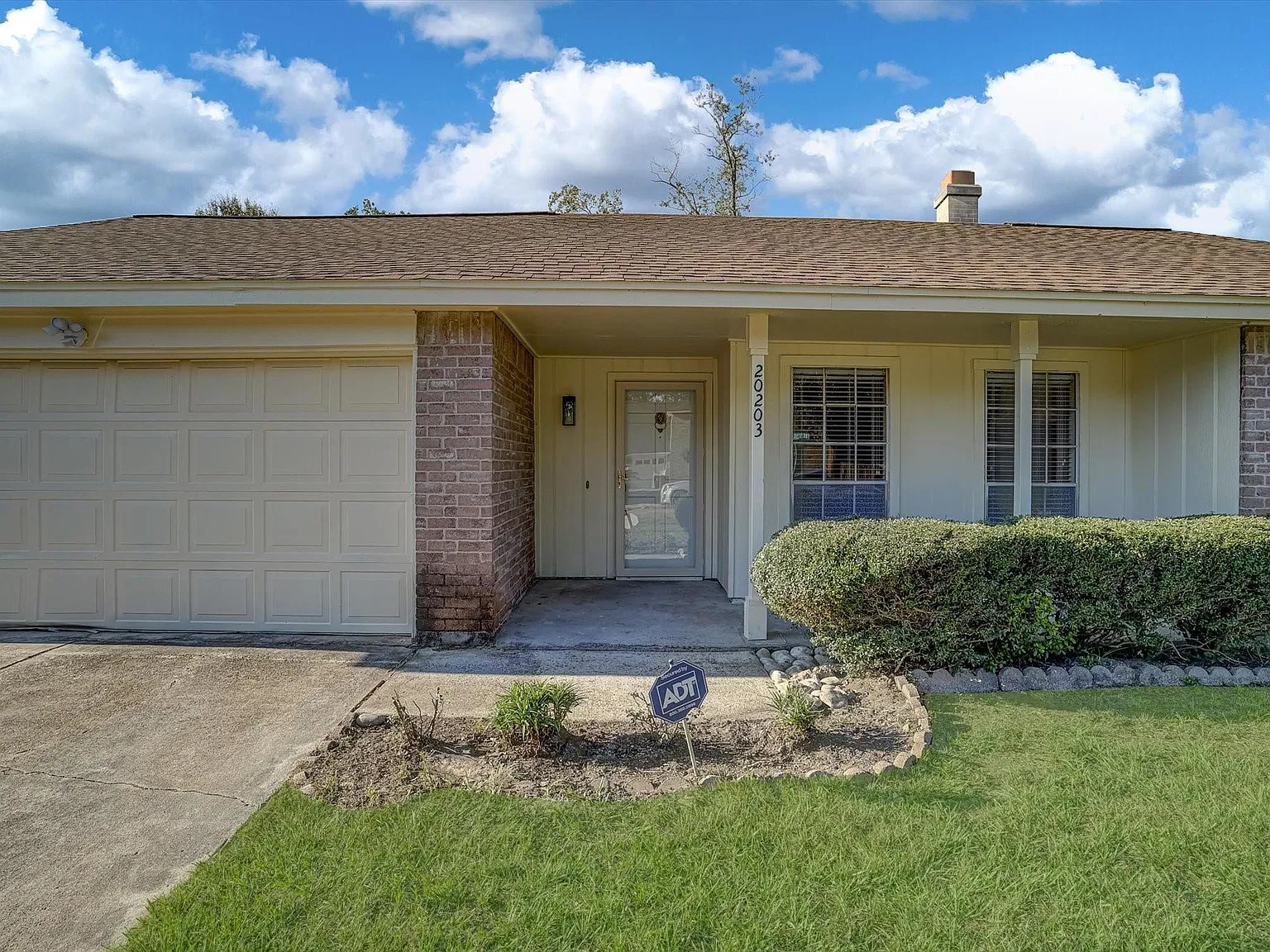 4 bed, 2.0 bath, 1772 sqft, $2,000 — Photo 4