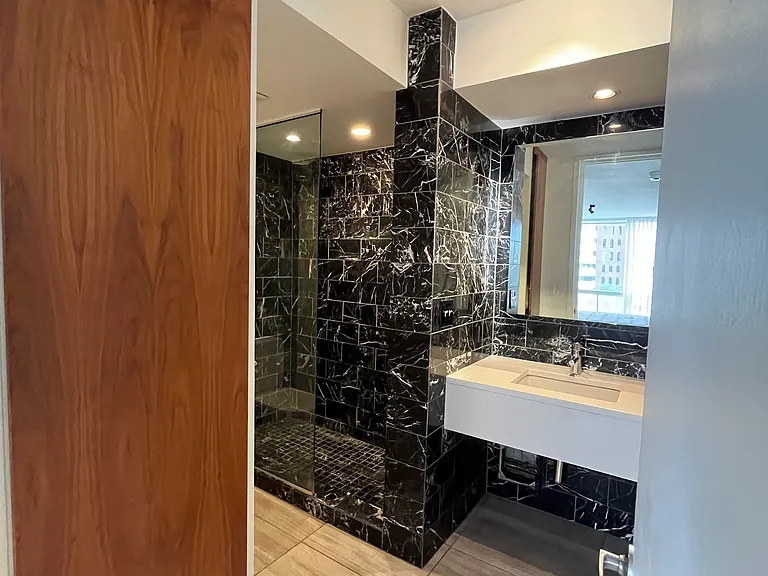Modern nicely-remodeled bathroom