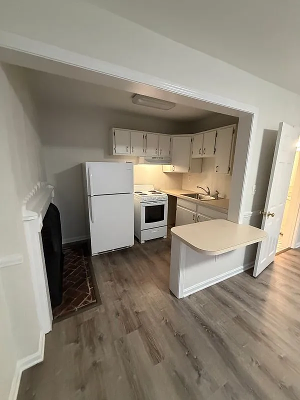 Studio, 1.0 bath, 450 sqft, $1,750 — Photo 1
