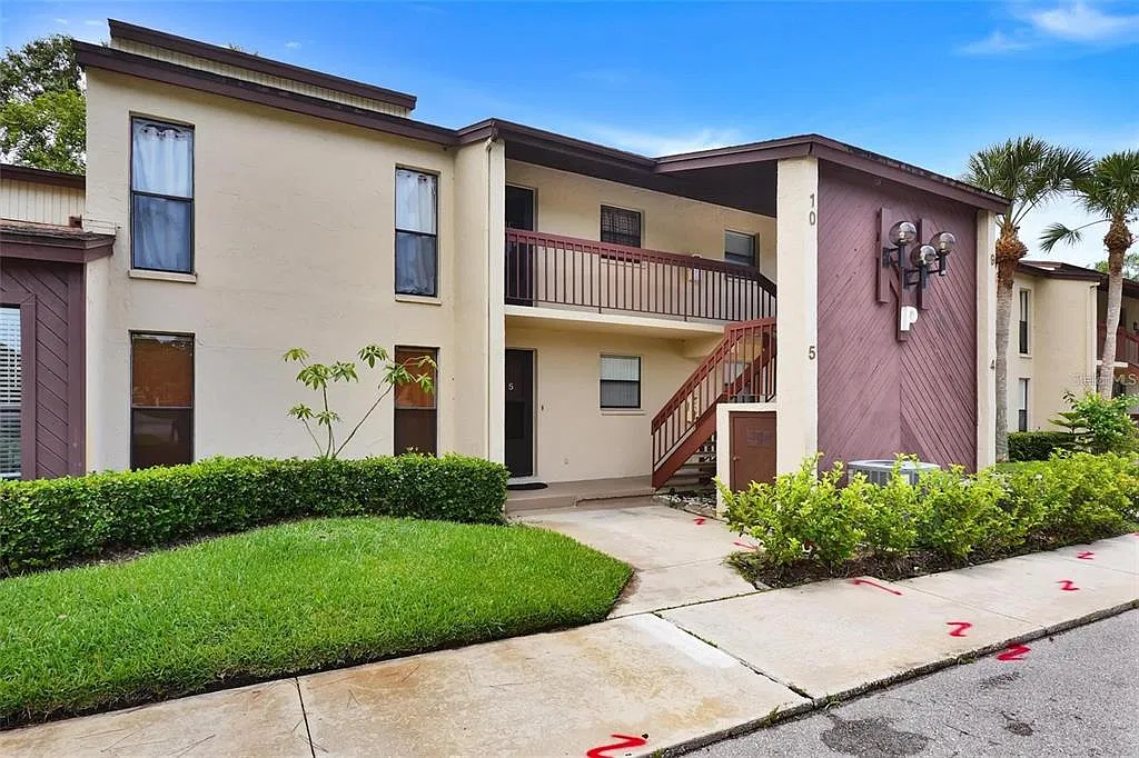 2 bed, 2.0 bath, 1220 sqft, $1,900 — Photo 1