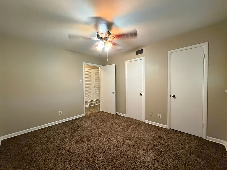 4416 Granbury Rd — Photo 18