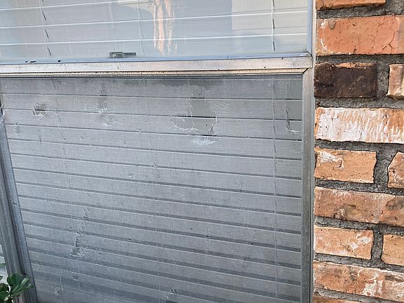 3rd image of 6202 Skyline Dr #33