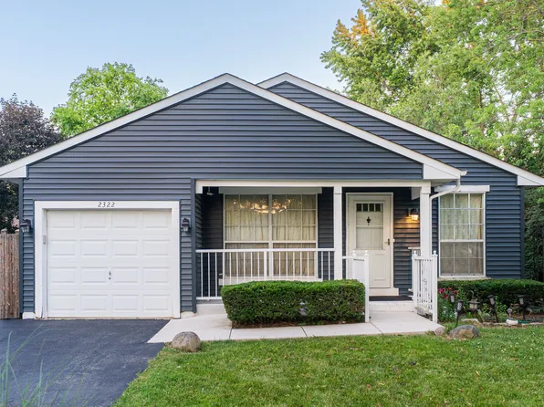 2322 Weatherford Ln, Naperville, IL 60565